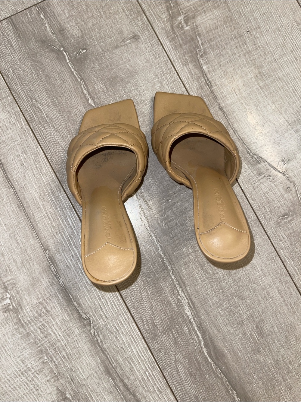 🤍👢Tony Bianco ‘Betty Mules’ Square-Toe Slide Heels in Tan size 6-Lightly used!👢🤍 - Picture 8 of 8